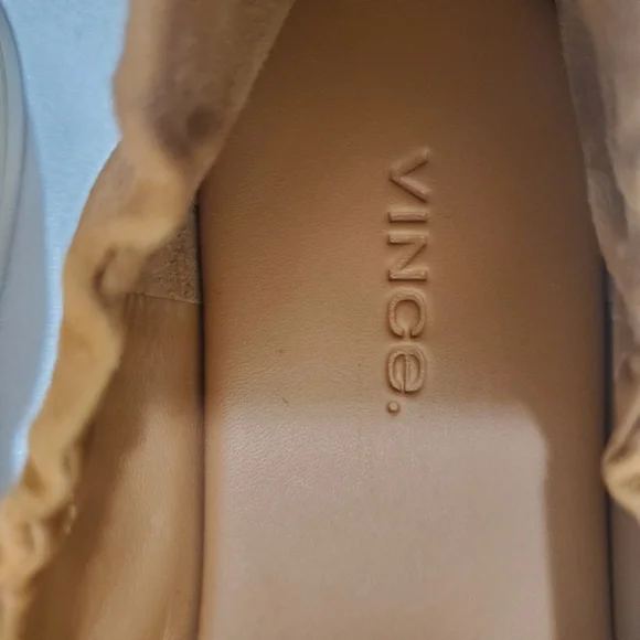 Vince Suede Shoes sz 9 New Worn Once!! - Picture 8 of 9